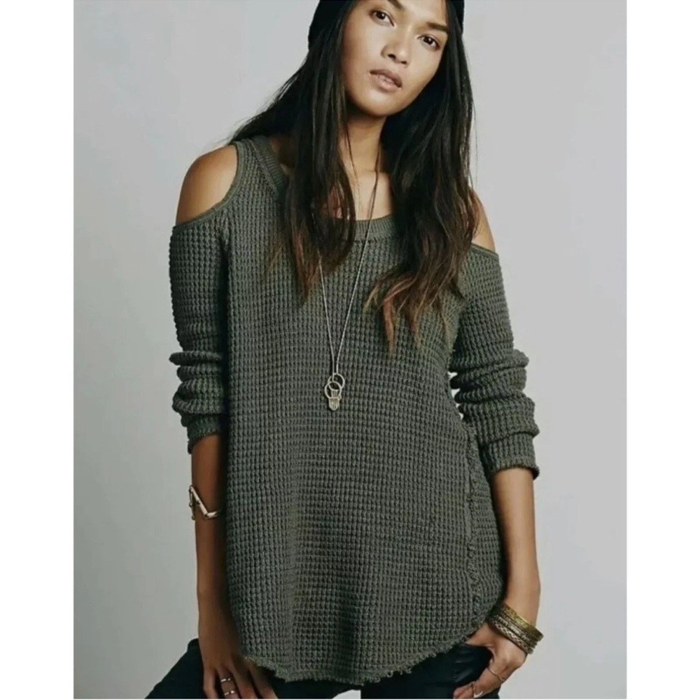 FREE PEOPLE Thermal Knit Olive Green Sunrise Cold Shoulder Sweater Womens Large